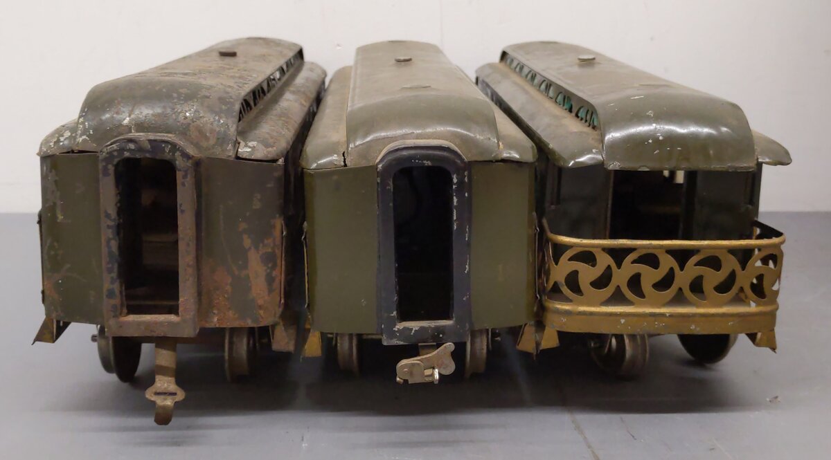 Lionel Vintage Standard Gauge NYC Passenger Cars [3]