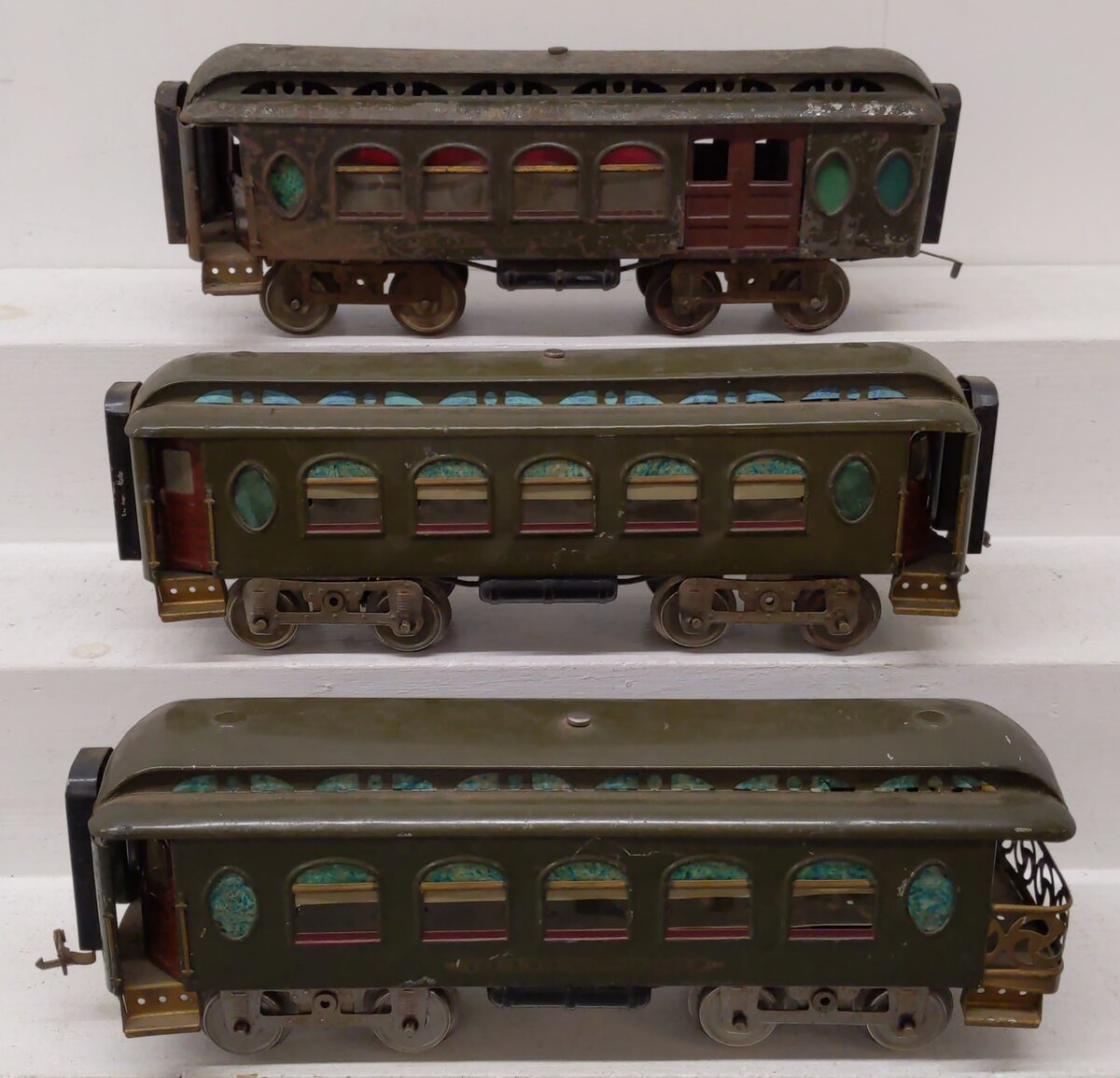 Lionel Vintage Standard Gauge NYC Passenger Cars [3]