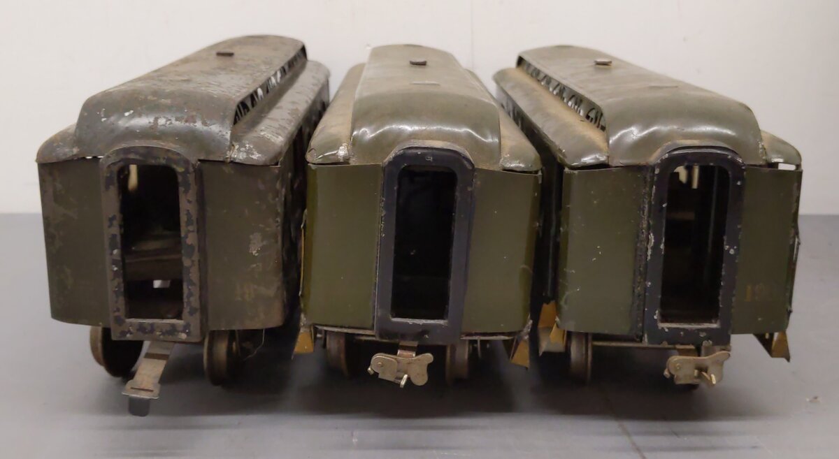 Lionel Vintage Standard Gauge NYC Passenger Cars [3]
