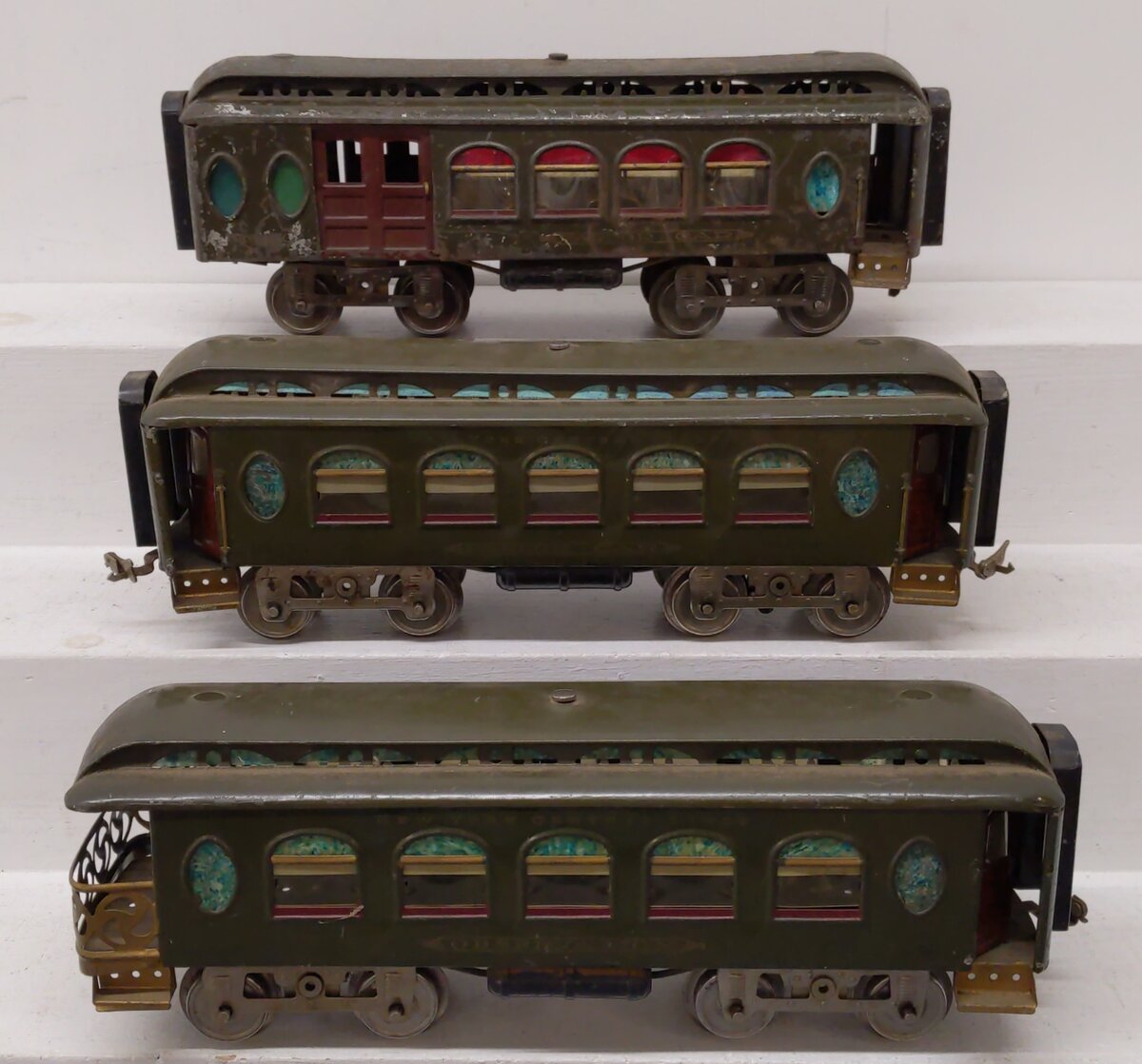 Lionel Vintage Standard Gauge NYC Passenger Cars [3]