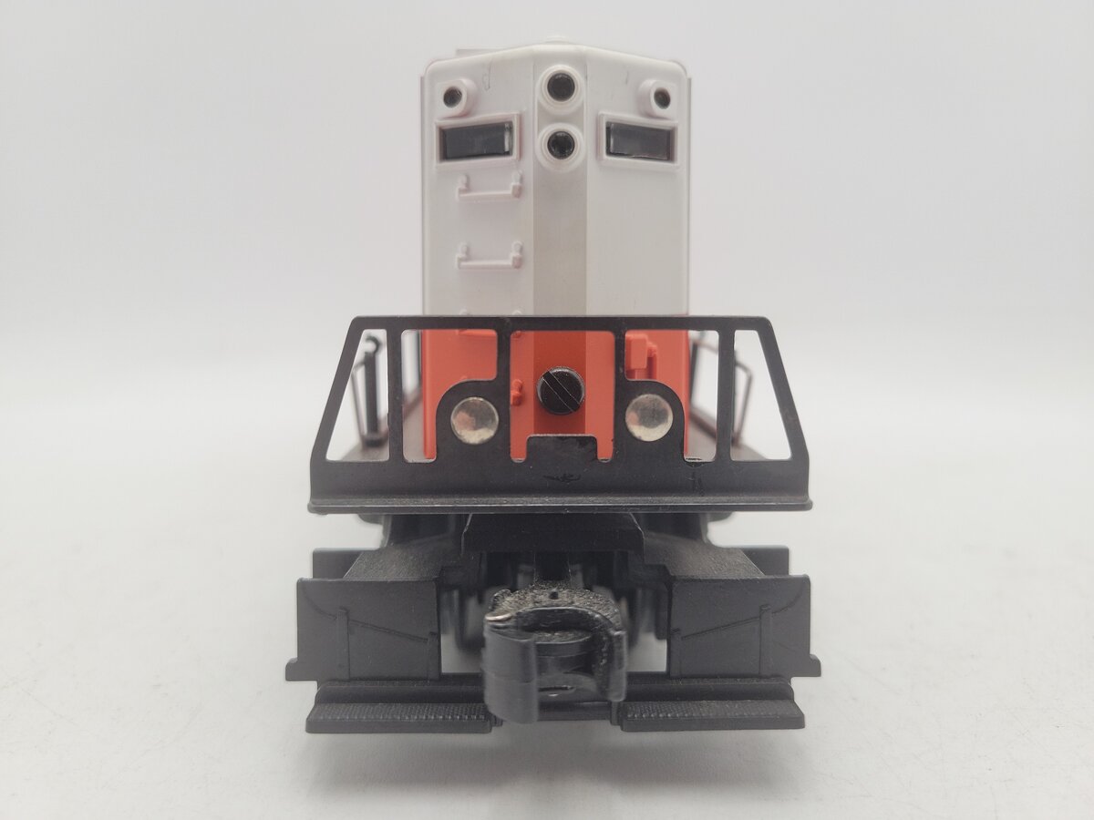 Lionel O Gauge CUSTOM Illinois Central Diesel Locomotive #8254