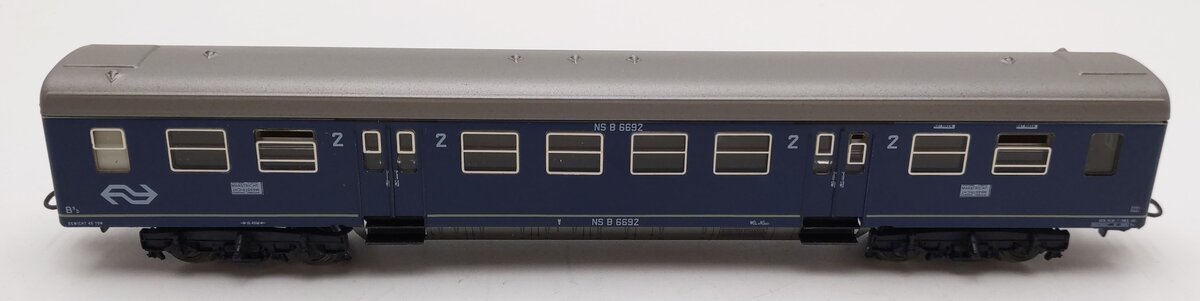 Marklin 4049 HO Scale 2nd Class Express Coach NS B #6692 EX/Box