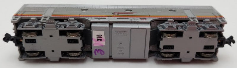Kato 176-2211 N Santa Fe Warbonnet EMD F7 B-Unit Powered Diesel Locomotive w DCC LN/Box