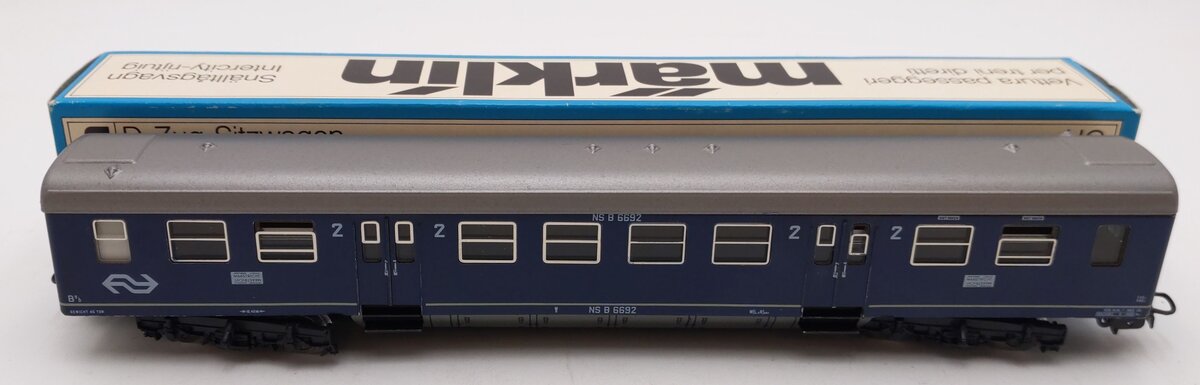 Marklin 4049 HO Scale 2nd Class Express Coach NS B #6692 EX/Box
