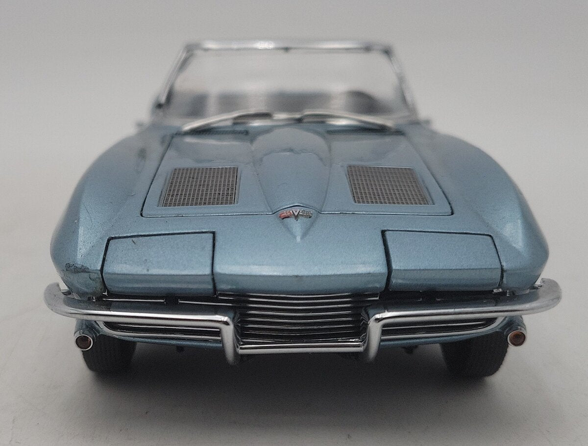 Danbury Mint 2008543000118 1:24 1963 Corvette Convertible in Blue VG/Box