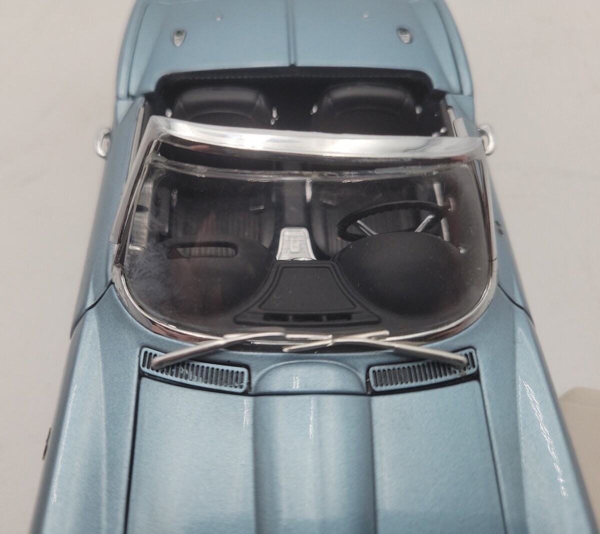 Danbury Mint 2008543000118 1:24 1963 Corvette Convertible in Blue VG/Box