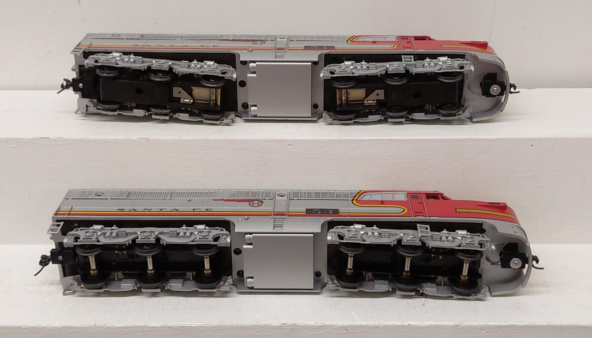 MTH 20-2024-2 O Scale 2-Rail Santa Fe Alco PA AA 2 Rail Horn Diesel (Set of 2) EX/Box