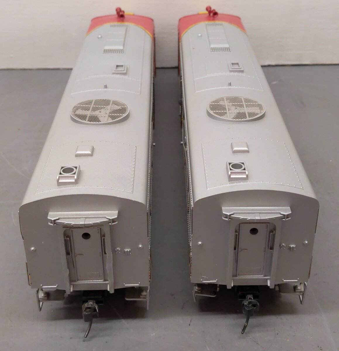 MTH 20-2024-2 O Scale 2-Rail Santa Fe Alco PA AA 2 Rail Horn Diesel (Set of 2) EX/Box