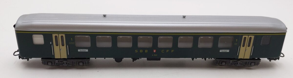 Marklin 4066 HO Scale Passenger Coach of the Swiss Railways #A2561 EX/Box
