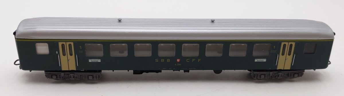 Marklin 4066 HO Scale Passenger Coach of the Swiss Railways #A2561 EX/Box
