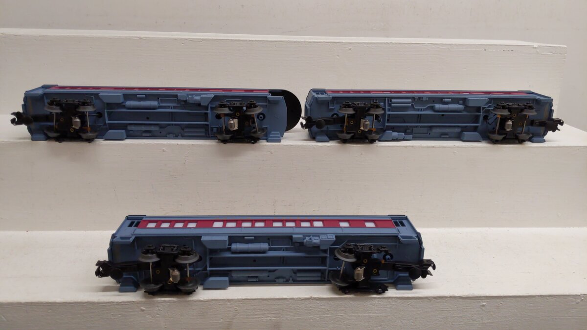 Lionel O Gauge Assorted Polar Express Passenger Cars [3] VG