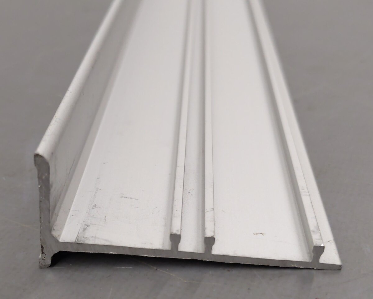RA-3 Railrax Closeouts HO/S Shelf Section 6-Ft x 2-1/8