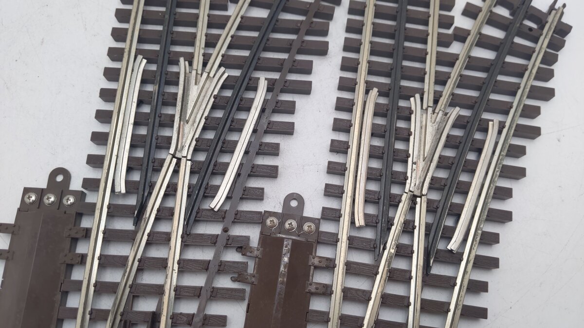 Atlas 6073 O Gauge Nickel Silver O-72 Right Hand Remote Switch Turnout (2) VG