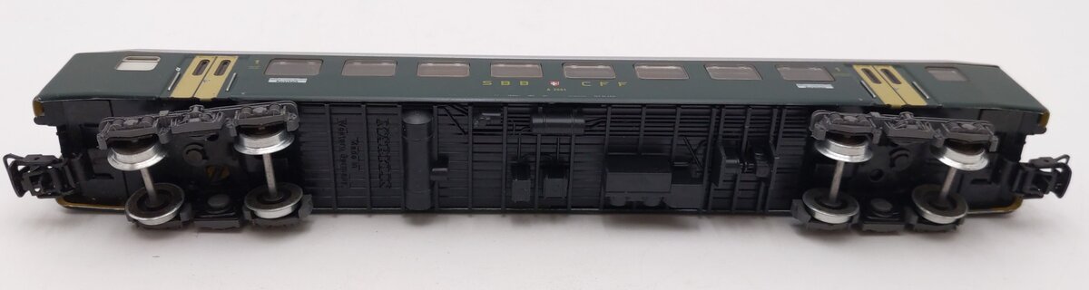Marklin 4066 HO Scale Passenger Coach of the Swiss Railways #A2561 EX/Box