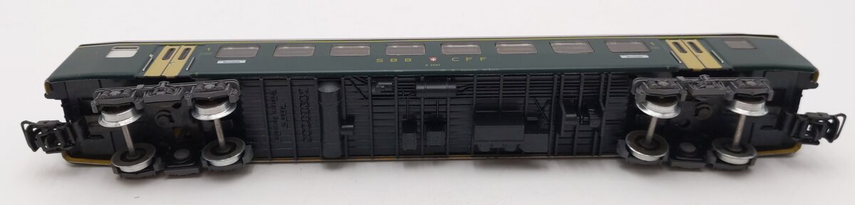 Marklin 4066 HO Scale Passenger Coach of the Swiss Railways #A2561 EX/Box