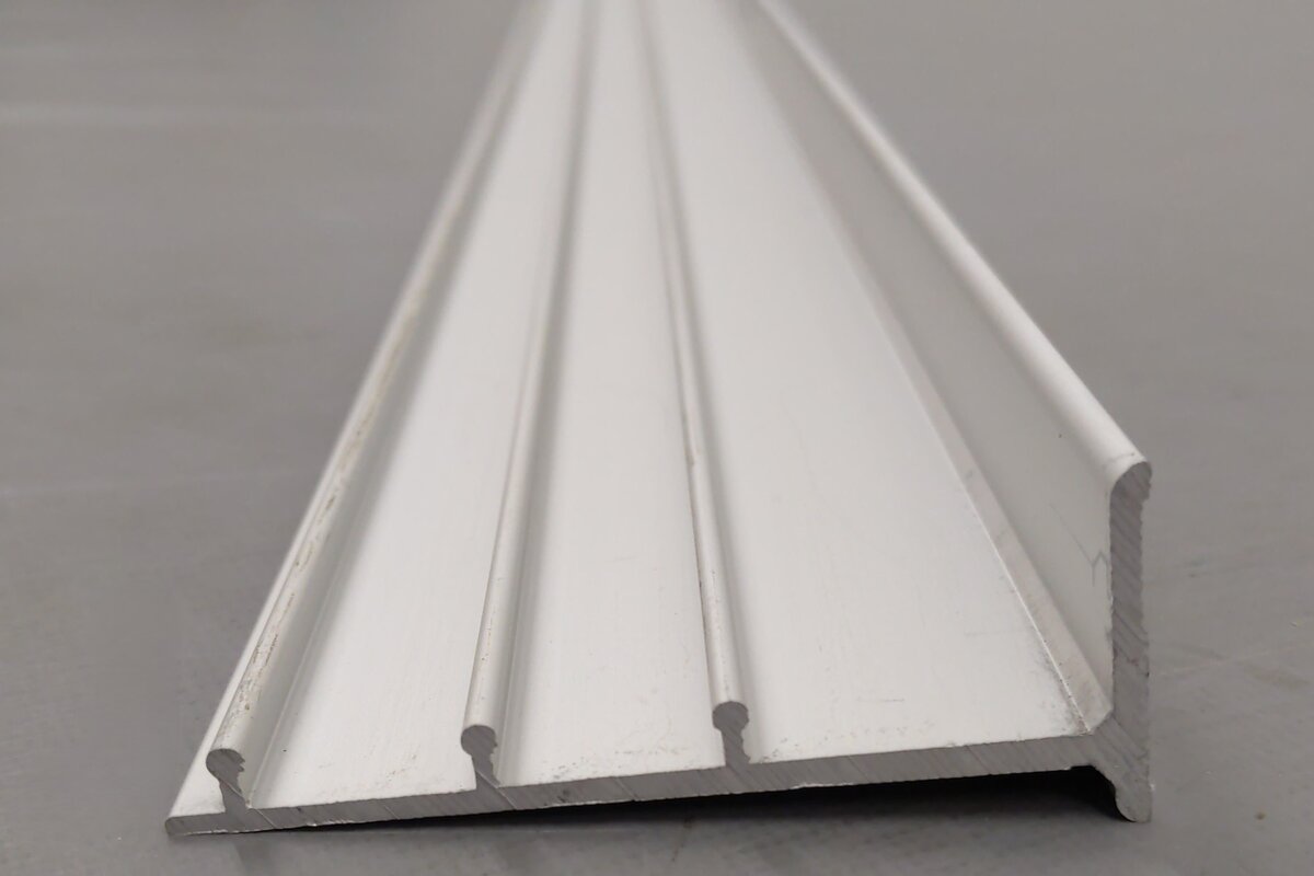 RA-1 Railrax Closeouts O Shelf Section 6-Foot x 2-5/8