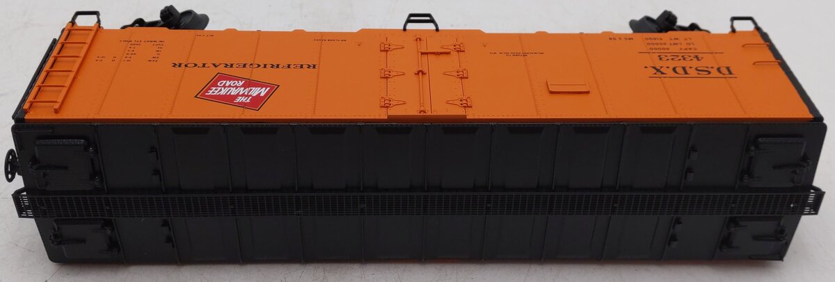 MTH 20-90242F Milwaukee Road 40' Steel Sided Reefer #4323 EX/Box