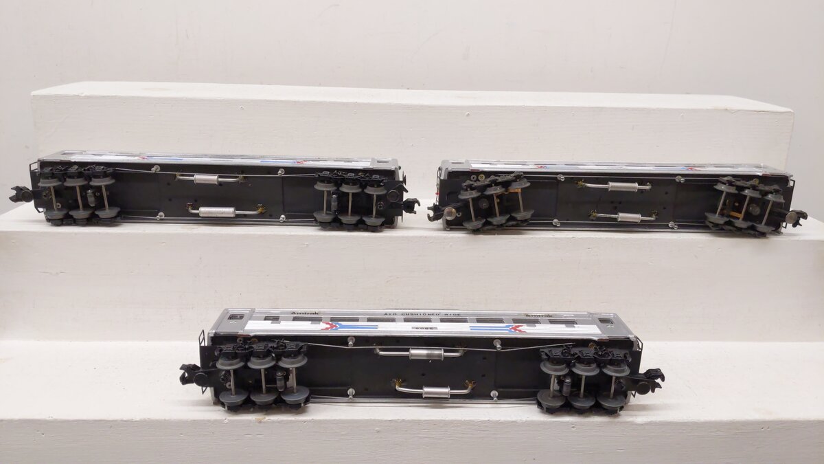O Gauge CUSTOM Assorted Amtrak Passenger Cars: 7976, 5085, 2372 [3]
