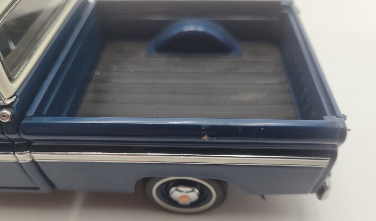 Danbury Mint 598-03 1:24 Diecast 1966 Chevrolet C10 Pick-Up Truck in Dark Blue EX