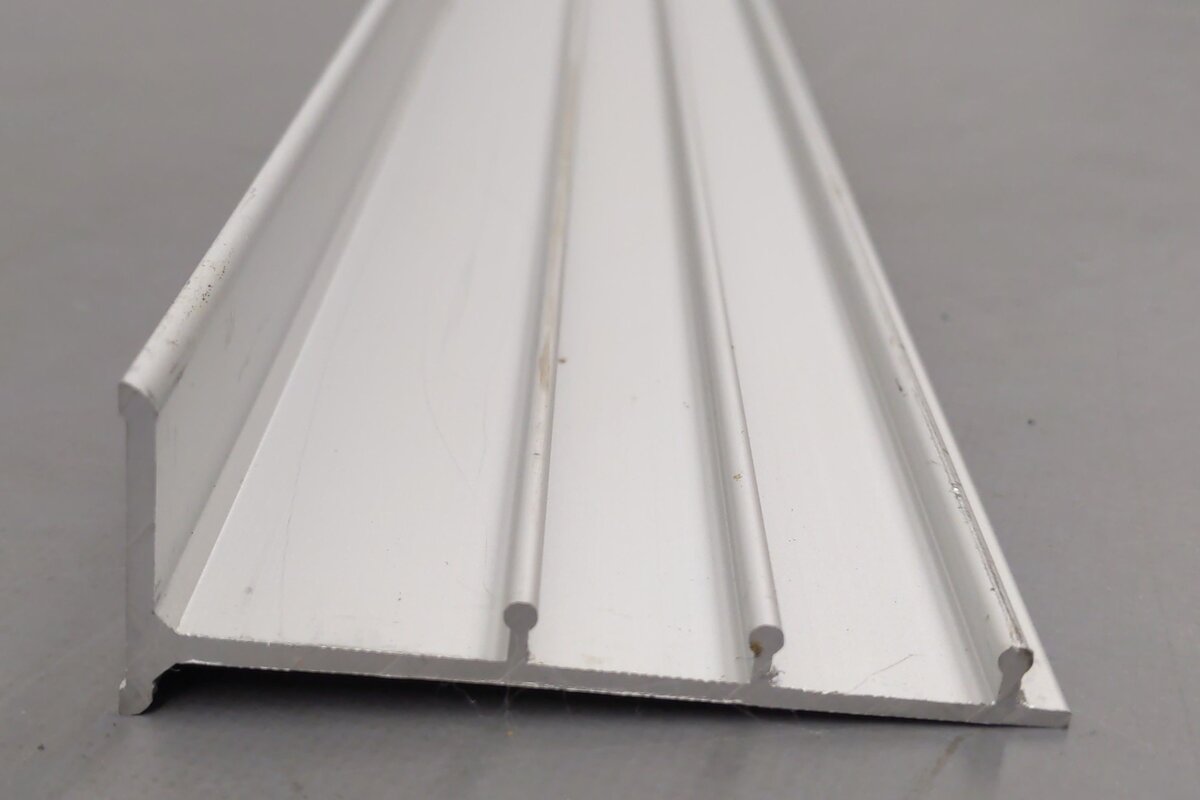 RA-1 Railrax Closeouts O Shelf Section 6-Foot x 2-5/8