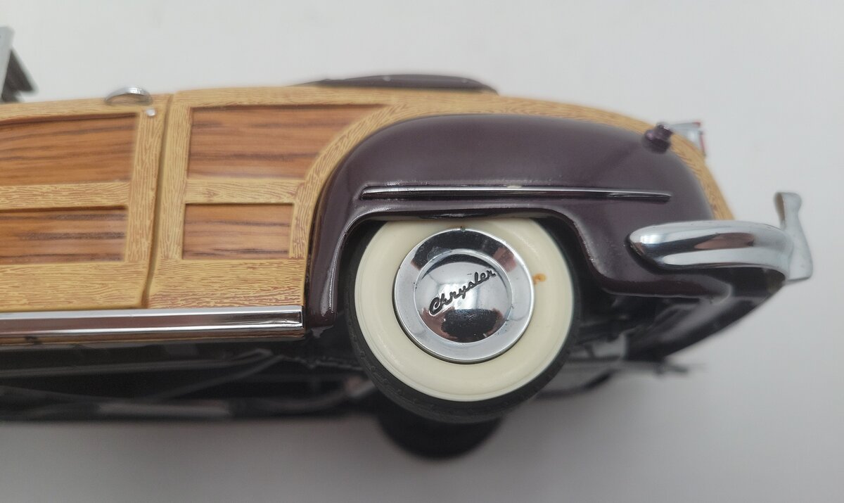 Danbury Mint 1:24 1948 Chrysler Town & Country Convertible EX/Box