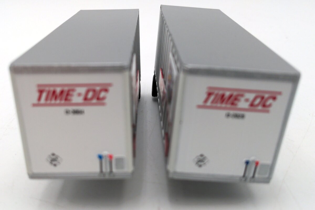 Athearn 91136 HO Scale Time-DC Reightliner & 2-28' Trailers VG/Box