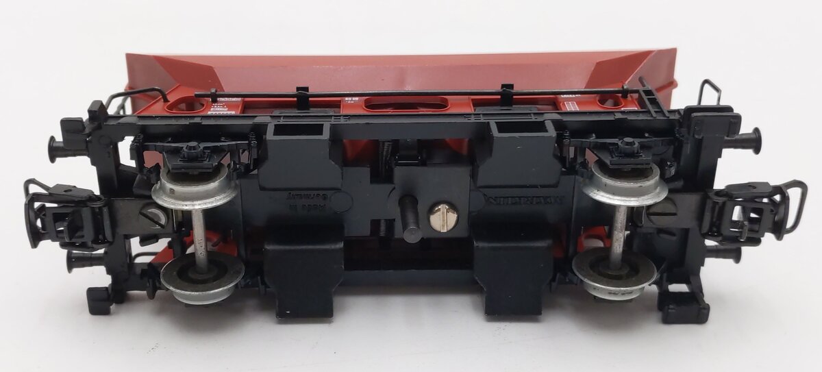 Marklin 4631 HO Scale DB Side Dumping Hopper Car EX/Box