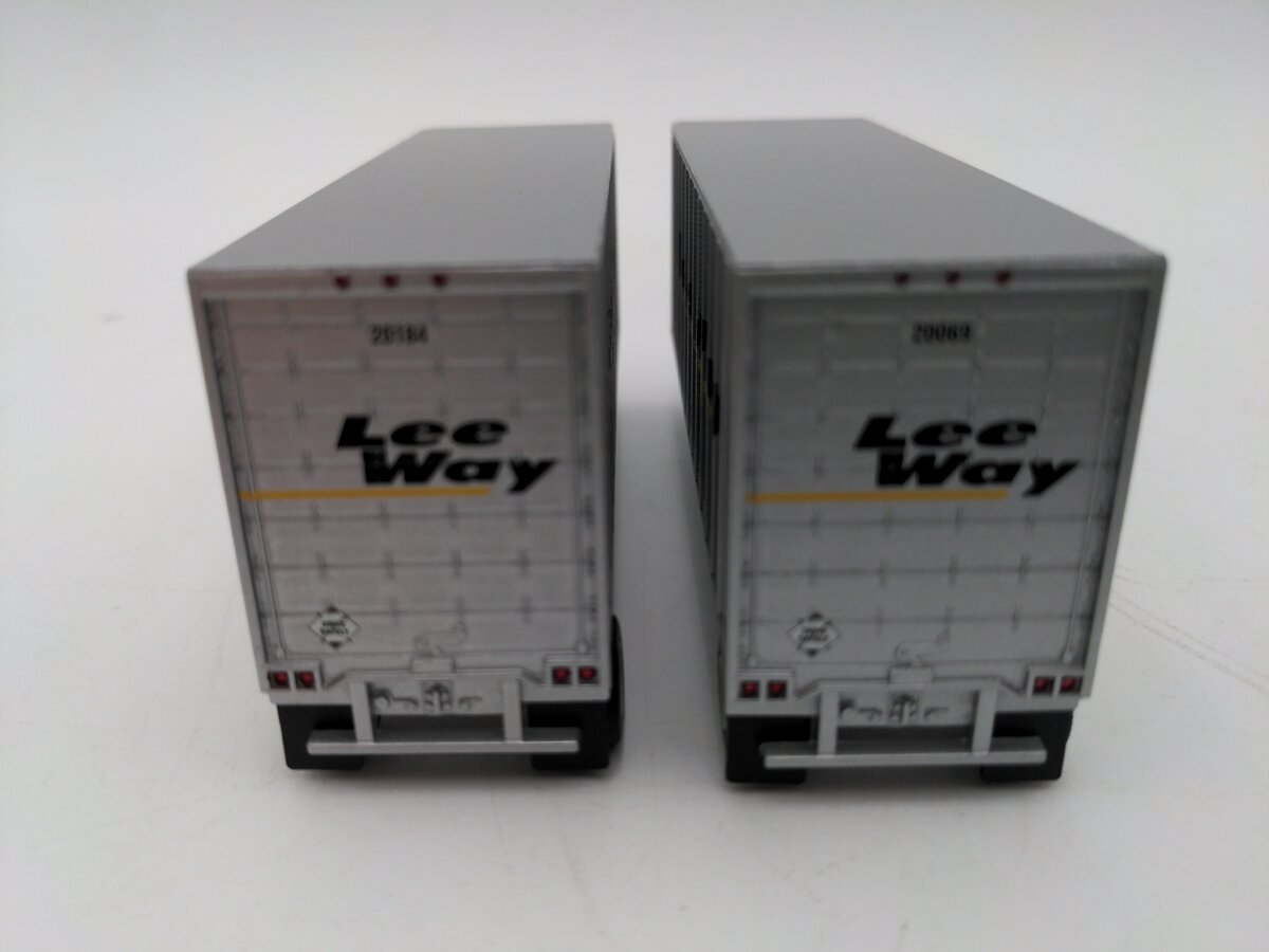 Athearn 91140 HO Scale Lee Way Freightliner w/Trailers Two 28'' Trailers VG/Box