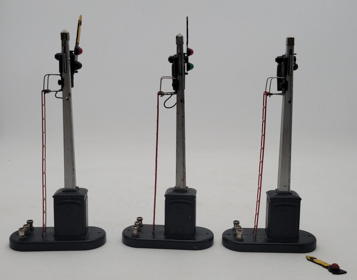 Lionel 151 Vintage O Operating Semaphore Signals (3) VG