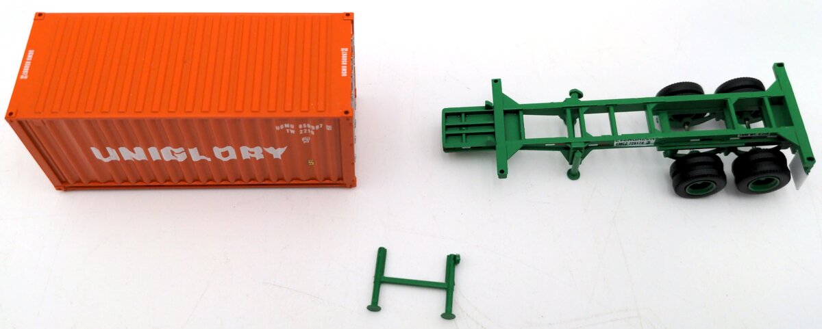 Athearn 92640 HO Scale Uniglory Kenworth With 20' Container & Chassis VG/Box