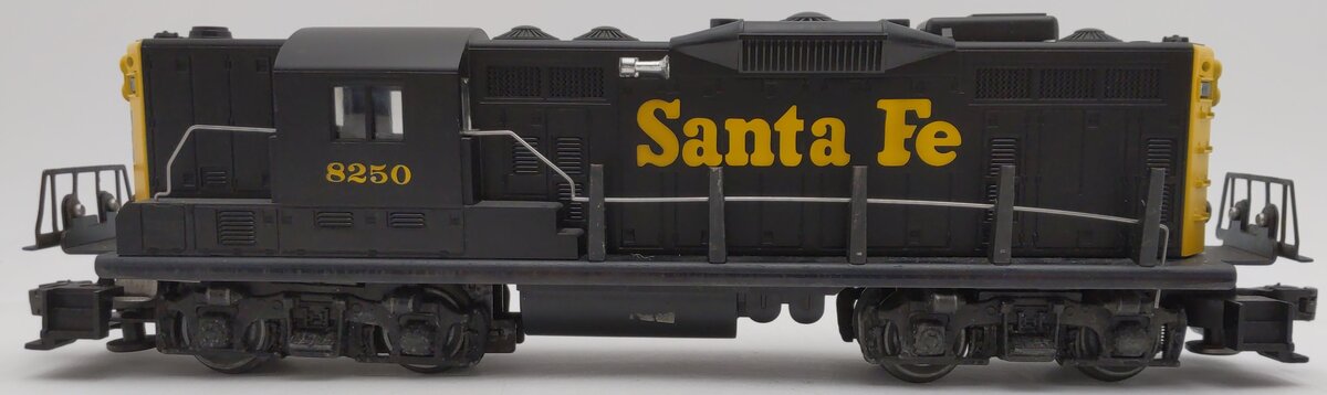 Lionel 6-8250 O Gauge Santa Fe GP9 Powered Diesel Engine #8250 EX