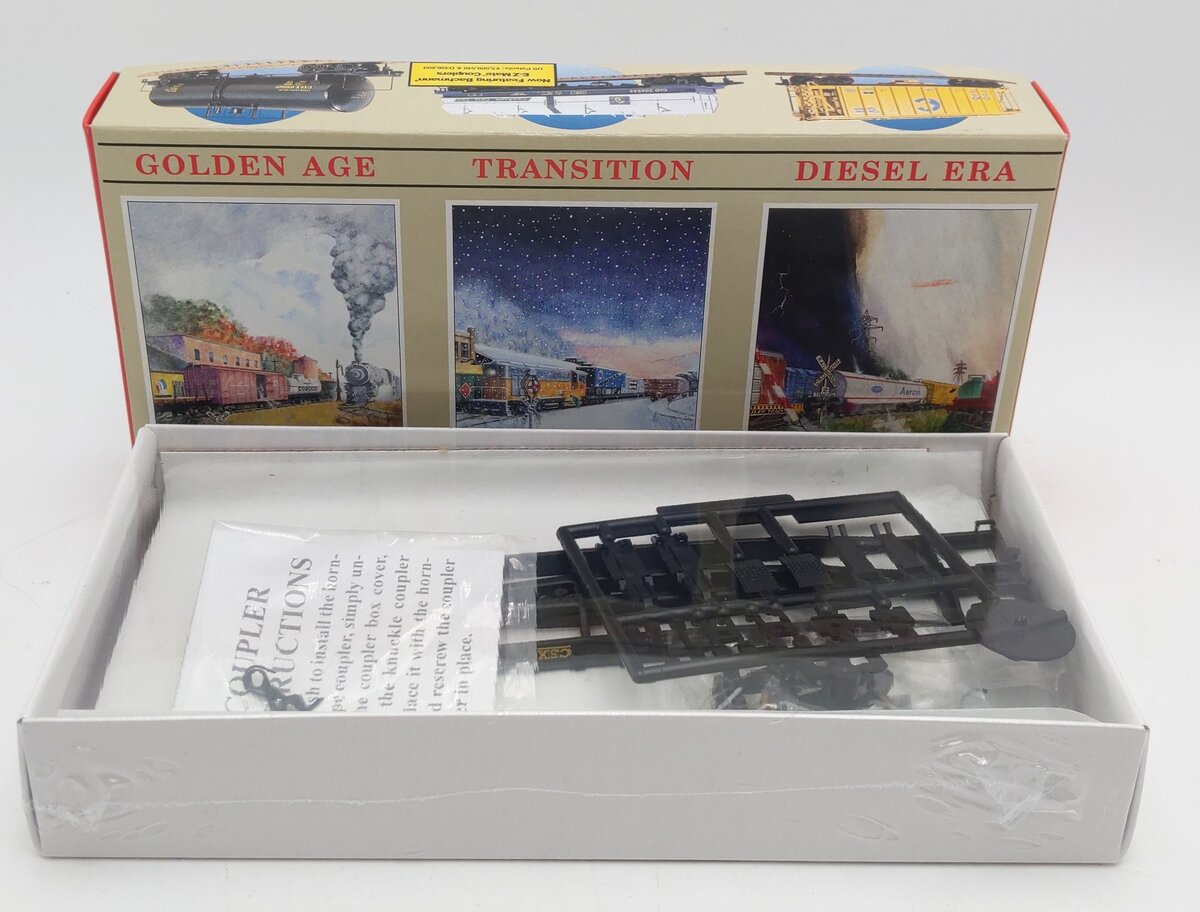 Walthers 932-3770 HO Scale CSX Flat Car Kit #950451 MT/Box