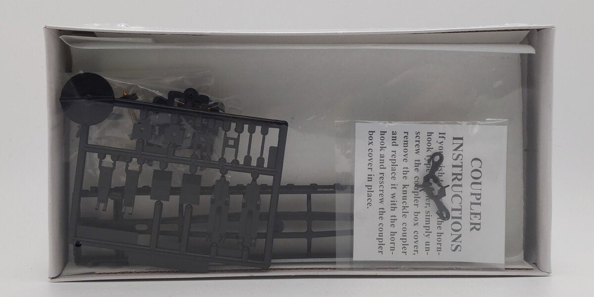 Walthers 932-3770 HO Scale CSX Flat Car Kit #950451 MT/Box