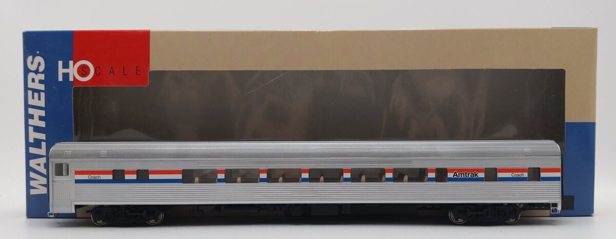 Walthers 932-6383 HO Scale 85' Budd Phase 3 52-Seat Coach Passenger Car EX/Box