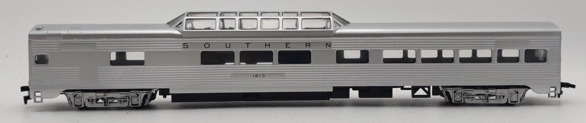 IHC 47947 HO Scale Southern Vista Dome corrugated passenger car #1613 EX/Box