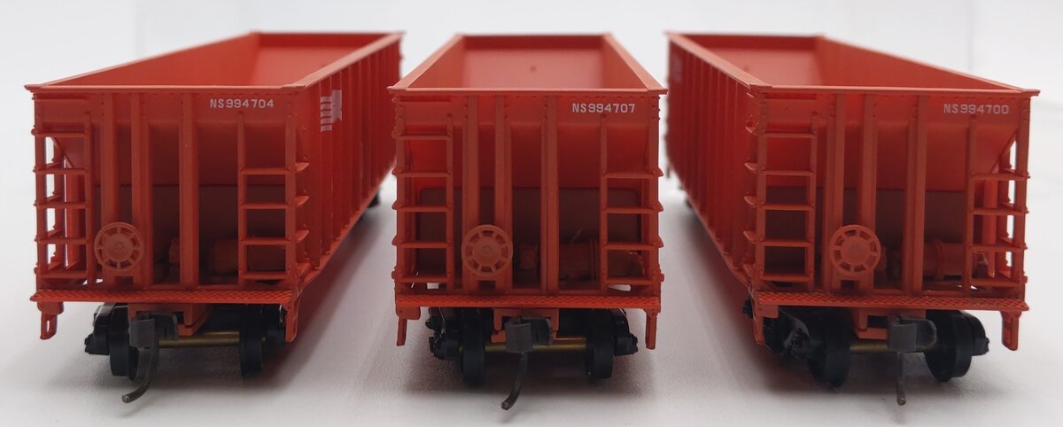 Walthers 932-34207 HO Scale Norfolk Southern Ballast Hopper 3-Pack LN/Box