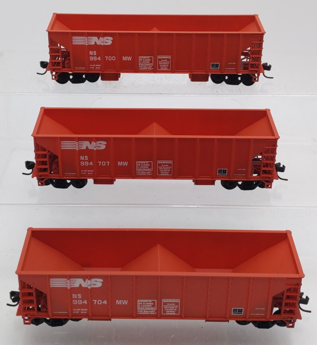Walthers 932-34207 HO Scale Norfolk Southern Ballast Hopper 3-Pack LN/Box