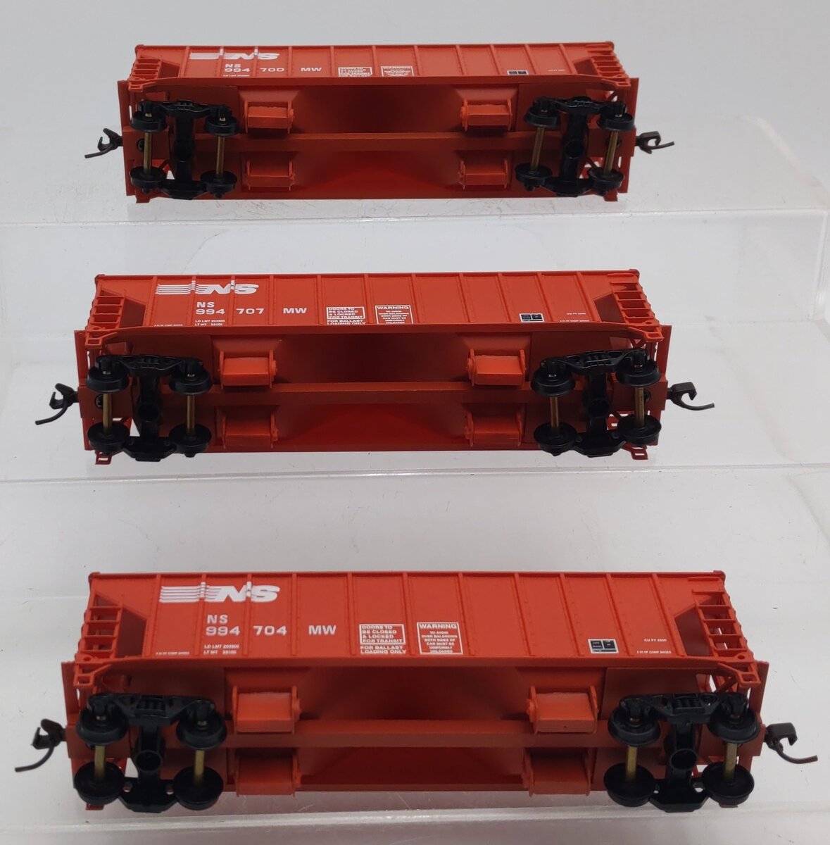 Walthers 932-34207 HO Scale Norfolk Southern Ballast Hopper 3-Pack LN/Box