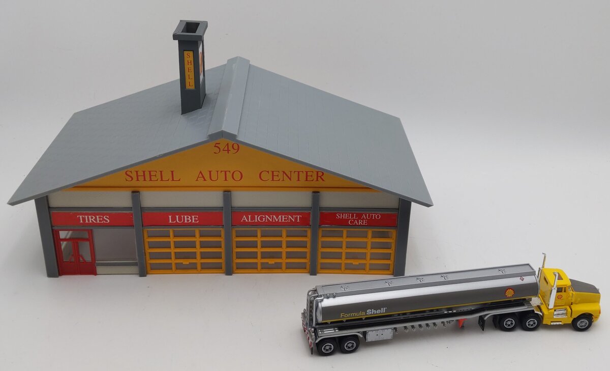 Model Power 688 HO Scale Built-up Shell Station with Tanker EX