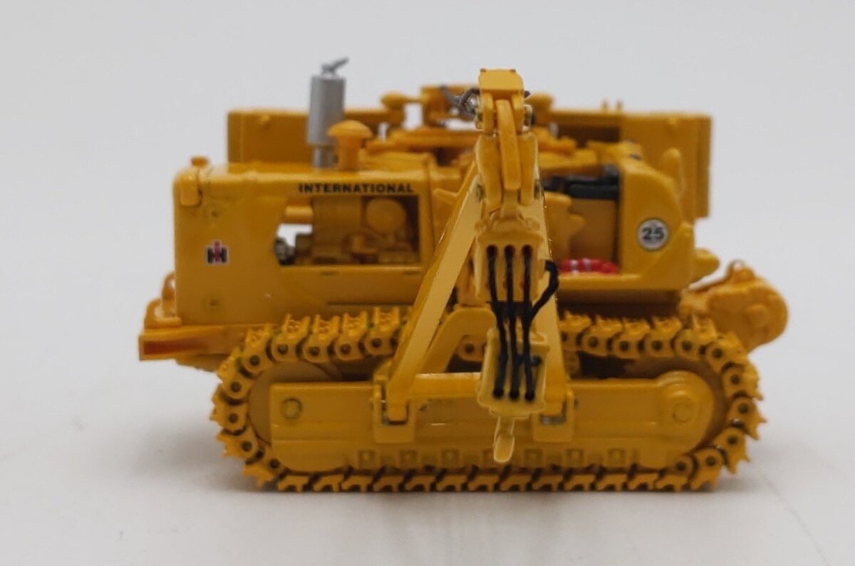 First Gear 80-0317 HO Scale (1:87) International TD-25 Crawler with Side Boom LN/Box