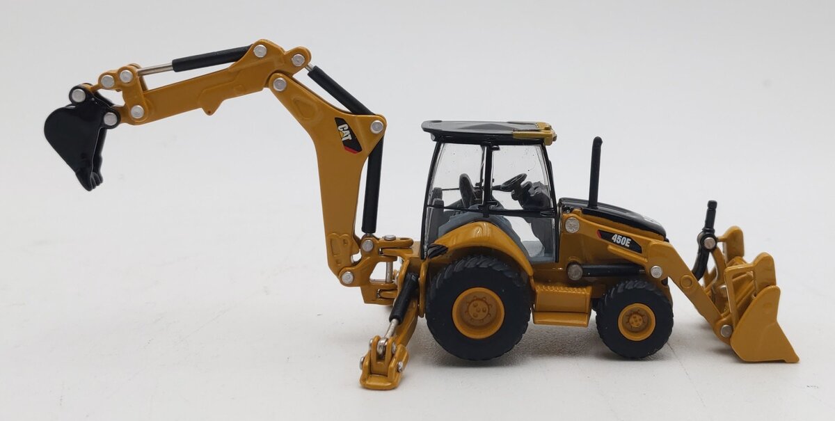Norscot 55263 HO Caterpillar(R) 450E Backhoe Loader - Assembled LN/Box