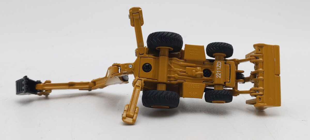 Norscot 55263 HO Caterpillar(R) 450E Backhoe Loader - Assembled LN/Box