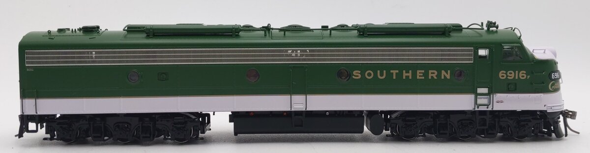 Rapido Trains 28037 HO Southern Crescent EMD E8A Diesel Locomotive #6916F LN/Box