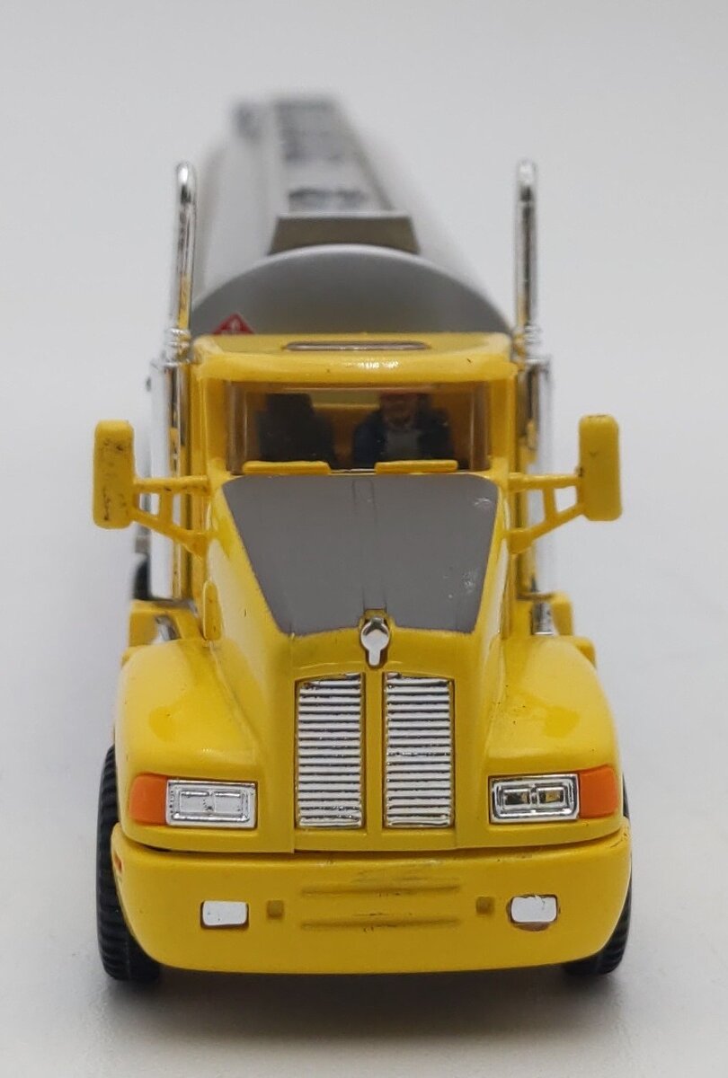 Model Power 16008 HO Kenworth T600B Short Haul w/40'  Shell Tank EX/Box