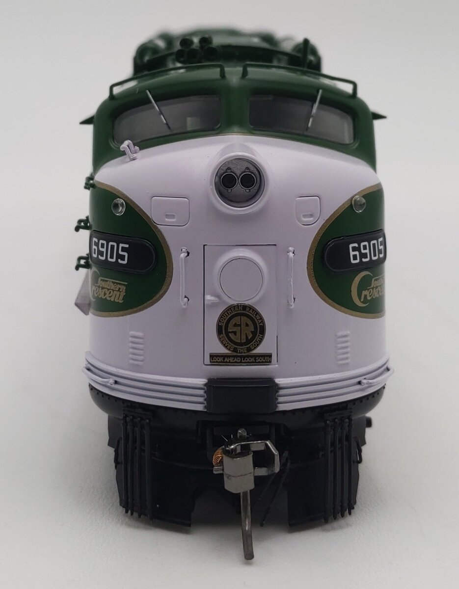 Rapido Trains 28036 HO Southern Crescent EMD E8A Diesel Locomotive #6905K EX/Box