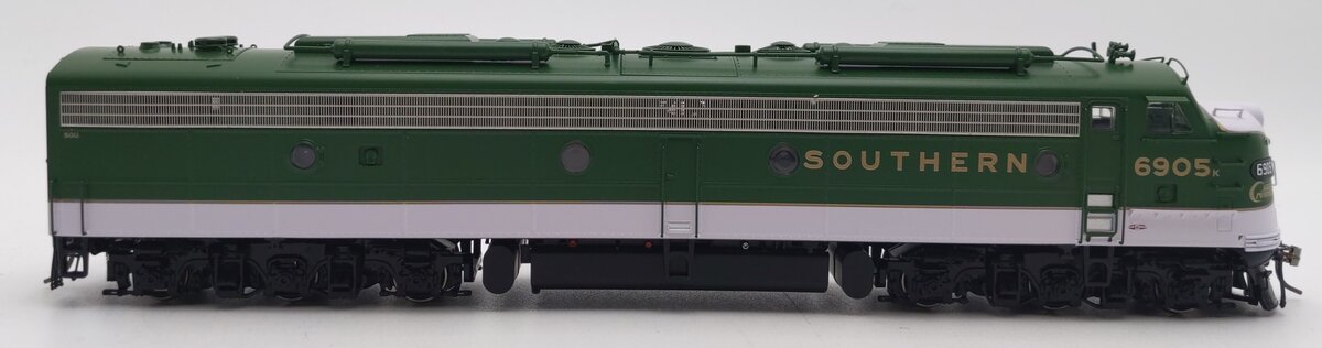 Rapido Trains 28036 HO Southern Crescent EMD E8A Diesel Locomotive #6905K EX/Box