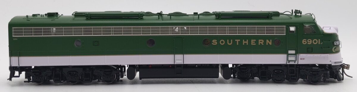 Rapido Trains 28035 HO Southern Crescent EMD E8A Diesel Locomotive #6901J LN/Box
