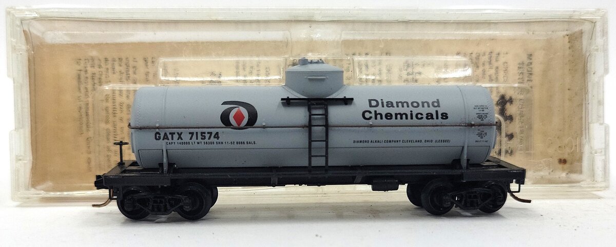 Micro-Trains 06500190 N Diamond Chemicals 39' Single Dome Tank Car #71574 LN/Box