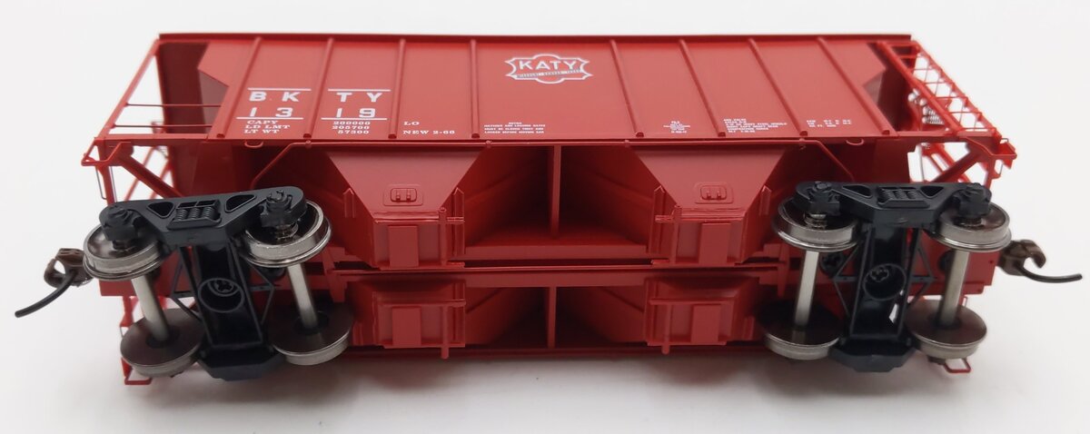 Athearn ATH63819 HO Scale Missouri-Kansas-Texas PS 2600 Covered Hopper #1319 LN/Box