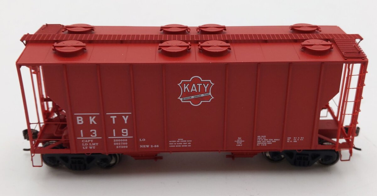 Athearn ATH63819 HO Scale Missouri-Kansas-Texas PS 2600 Covered Hopper #1319 LN/Box